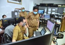 Plt Sekda Pemprov Kalsel Sidak ASN di Sejumlah SKPD