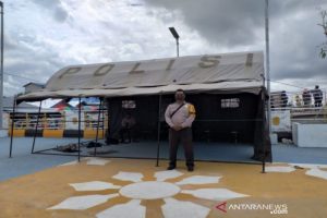 Pos Covid-19 yang didirikan Polresta Banjarmasin di Jembatan Antasan Bromo. (antara)