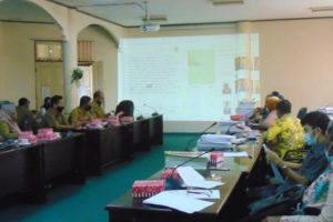 Rapat pembahasan Perbup mengenai kartu kendali pengguna gas 3 kiloogram di DPRD Tabalong. (antara-istimewa)