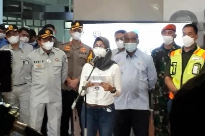 Konferensi pers di Bandara Soekarno-Hatta Tangerang, Banten, Sabtu (9/1/2021), terkait insiden hilang kontak Sriwijaya SJ 182. (ANTARA/Anom Prihantoro)