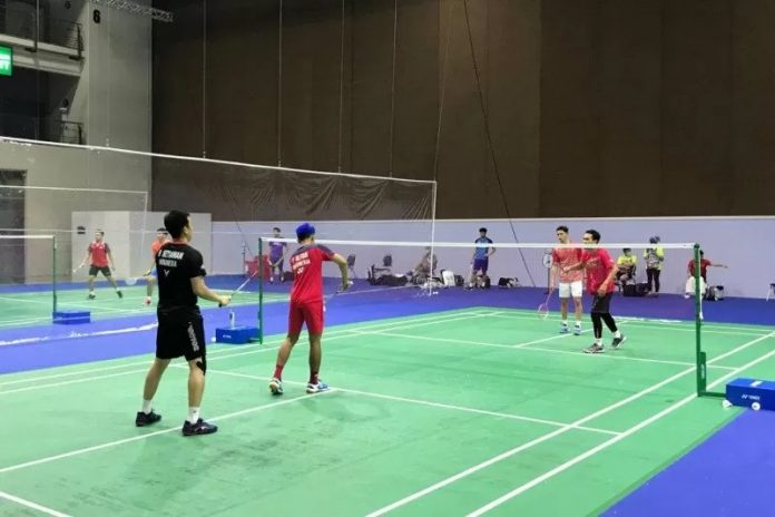 Ganda putra Indonesia Hendra Setiawan, Mohammad Ahsan, Fajar Alfian, dan Muhammad Rian Ardianto menjalani latihan hari kedua di Impact Arena Bangkok, Kamis, jelang pelaksanaan kejuaraan berkelas BWF 1000 Thailand Open 2021 pekan depan. (dokumentasi PP PBSI)