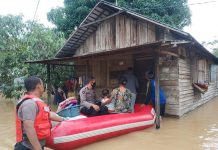 Pekauman Ulu Banjar Disergap Banjir, Polres Evakuasi Warga Mataraman
