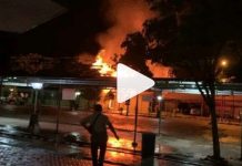 Detik-detik Api Berkobar di Salah Satu Bangunan Masjid Jami Banjarmasin