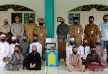 Pesantren di Kotabaru Dapatkan Perangkat Sanitasi dan APD