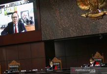 Tak Bisa Buktikan Pernah Nyapres, MK Tolak Gugatan Rizal Ramli