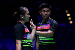 Praveen Jordan dan Melati Daeva Oktavianti dari Indonesia bereaksi pada pertandingan Semifinal Ganda Campuran melawan Zheng Siwei dan Huang Yaqiong dari Tiongkok pada hari keempat Kejuaraan Bulu Tangkis YONEX 2019 All England Open di Arena Birmingham pada 9 Maret 2019 di Birmingham, Inggris. (Foto oleh Visual China Group melalui Getty Images / Visual China Group melalui Getty Images)
