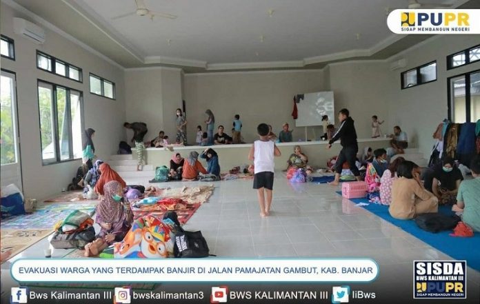 Tempat pengungsian di Pemajatan Gambut yang disediakan Kementerian PUPR. (istimewa via wartbanjar.com)