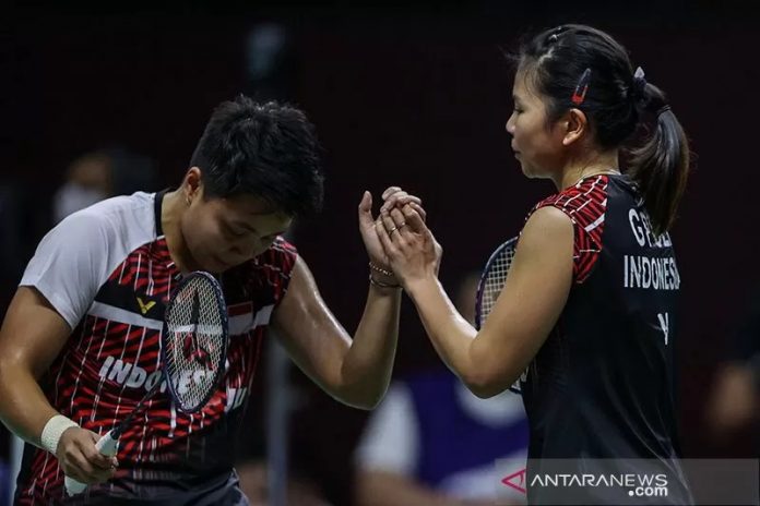 Ganda putri Indonesia Greysia Polii/Apriyani Rahayu meraih gelar juara turnamen Yonex Thailand Open 2021 setelah menyingkirkan pasangan tuan rumah Jongkolphan Kititharakul/Rawinda Prajongjai di Impact Arena, Bangkok, Minggu (17/1/2021). ANTARA/HO-Badmintonphoto/Erika Sawauchi/aa.