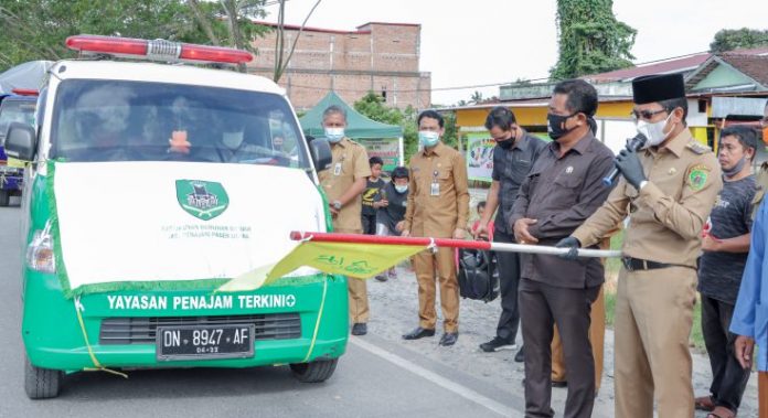 Bupati Penajam Paser Utara (PPU) Abdul Gafur Mas’ud (AGM) menghadiri sekaligus melepas rombongan armada bantuan yang akan disalurkan kepada para korban banjir di Provinsi Kalimantan Selatan (Kalsel)