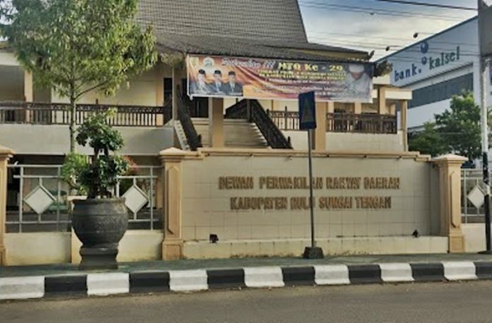 Gedung DPRD HST yang sekarang. (wikidpr.org)