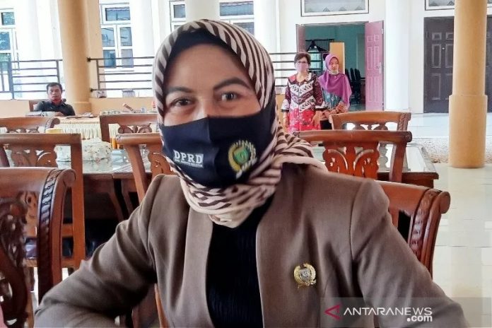 Hj Enung Irawati, Wakil Ketua DPRD Barito Selatan (antara)
