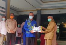 Wali Kota Samarinda Syaharie Jaang Antar Sendiri Bantuan ke Kabupaten Banjar