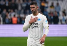 Alvaro Gonzales Terkena Proyektil Dalam Insiden Serbuan Suporter Marseille