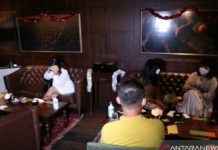 Nekat Gelar Pesta Tahun Baru, Sebuah Bar Ditutup