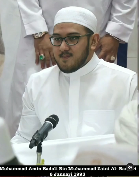 Dua Putra Abah Guru Sekumpul di Acara Haul ke-18 Disorot