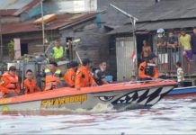 Relawan Gabungan Kembali Lakukan Pencarian Santri Tenggelam di Sungai Martapura Banjarmasin Pagi Ini