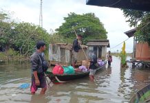 Juri Drumband Kalsel Salurkan Bantuan Bagi Korban Banjir di Kecamatan Mandastana
