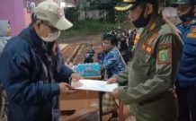 Pemkab Tanah Bumbu Serahkan Bantuan Logistik untuk Korban Banjir Tanah Laut