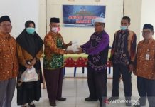 AGPAII HST Bantu Sesama Guru Agama yang Menjadi Korban Banjir