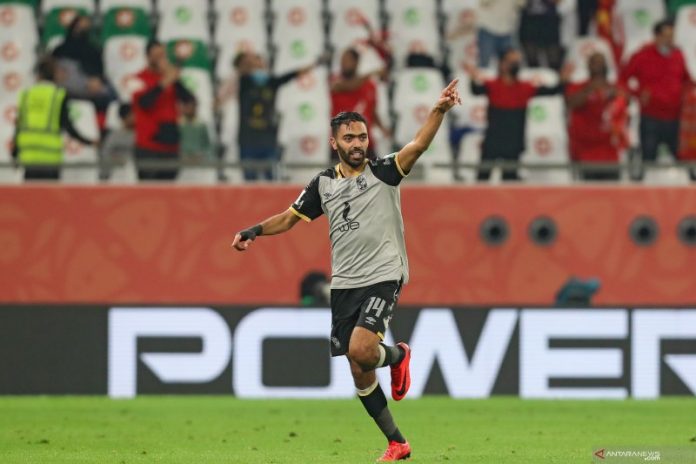 Gelandang Al Ahly Hussein el-Shahat merayakan gol yang dicetaknya ke gawang Al Duhail pada pertandingan Piala Dunia Klub yang dimainkan di Stadion Education City, Al Rayyan, Qatar, Kamis (4/2/2021). (ANTARA/AFP/KARIM JAAFAR)