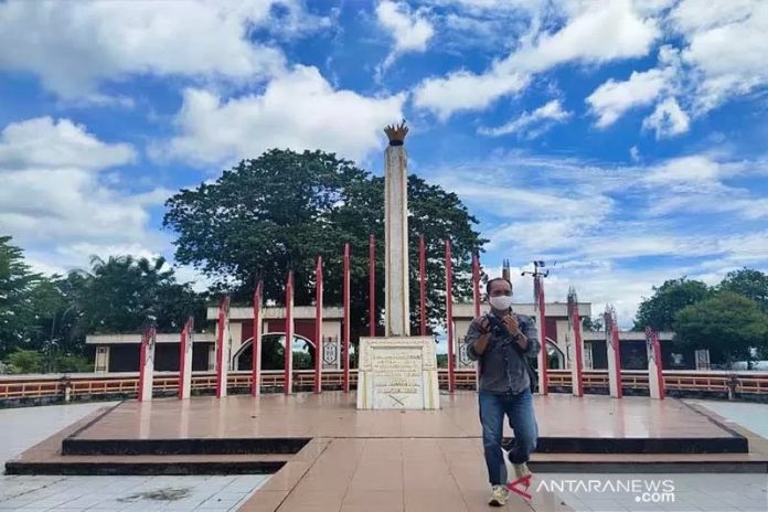 Monumen Tiang Pancang peletakan batu pertama pembangunan Kota Palangka Raya (Tugu Soekarno), di Palangka Raya Kamis (4/2/2021). Monumen Tiang Pancang (Tugu Soekarno) menjadi salah satu benda dan bangunan yang ditetapkan sebagai cagar budaya di Palangka Raya. (ANTARA/Rendhik Andika)