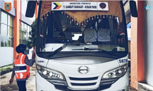 Bus Damri dengan rute Terminal Gambut Barat ke Kiram Park. (IG @diskominfo.mckalselprov)