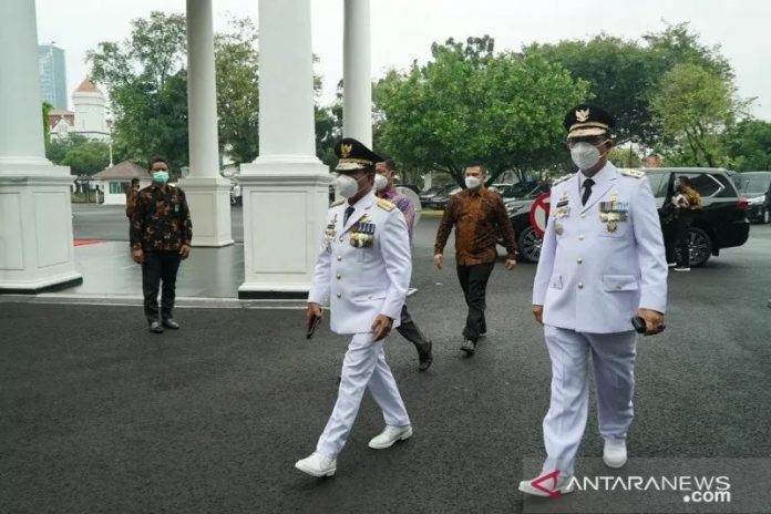 Pasangan Gubernur dan Wakil Gubernur Kalimantan Utara Zainal Arifin Paliwang dan Yansen. TP persiapan menjelang pelantikan.