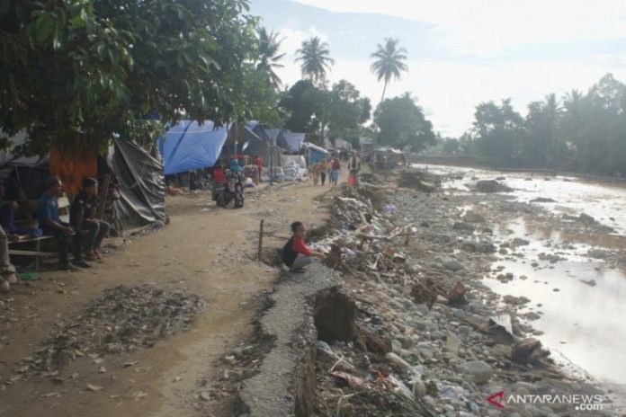 Kondisi Desa Alat, Kecamatan Hantakan, Kabupaten Hulu Sungai Tengah, pascabanjir. (antara)