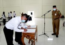 Wakil Bupati Tanah Bumbu Lantik 111 PNS, Begini Harapan Ready Kambo