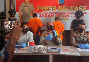 Kapolres Tapin, AKBP Pipit Subiyanto, menyampaikan rilis capaian OPerasi Jaran 2021 selama Januari, Senin (22/2/2021).
