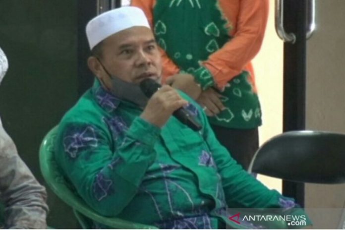 Tokoh masyarakat Kecamatan Haur Gading, H Abdul Haris, menyampaikan tuntutan pembentukan Polsek dan Koramin saat Musrenbang tingkat kecamatan belum lama ini. (antara)