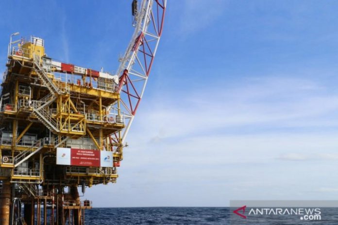 Anjungan Jempang-Metulang di Selat Makassar, lepas pantai Balikpapan, yang dikelola Pertamina Hulu Mahakam. (antara)