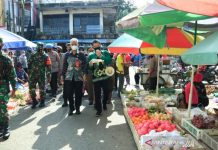 Jelang Pemindahan Pedagang Plh Walikota Banjarbaru Keliling Pasar Bauntung Bawa Toa