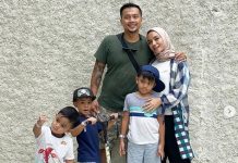 Bahagia Sederhana Ala Enno Lerian, Ajak Anak-anaknya Bungkus Makanan dan Makan Bareng
