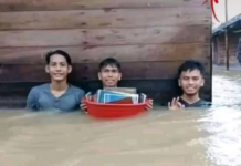 Viral, Tiga Santri di Martapura Selamatkan Alquran Saat Banjir. Ustadz Dasad Latif Ajak Warganet Dekat Dengan Alquran