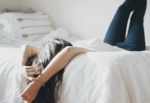 Tidur dengan Rambut Basah Dapat Mengakibatkan Kerontokan, Dokter Kulit Sarankan ini