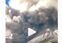 Detik-detik Gunung Sinabung Muntahkan Awan Panas Bergulung-gulung Pagi Ini