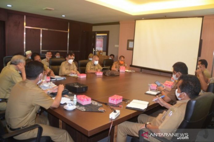 Rapat penanganan pascabanjir Kabupaten Batola dipimpin Wakil Bupati Rachmadian Noor. (antara)