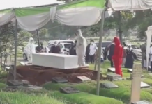 Rina Gunawan Dimakamkan dengan Protokol Covid-19, Suami Ungkap Kronologi Mulai Isolasi Hingga Meninggal