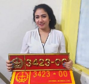 Pooja pelaku pengguna pelat TNI palsu. (Puspen TNI)
