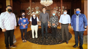 Ketua Umum Partai Demokrat, Agus Harimurti Yudhoyono bertemu sejumlah tokoh pendiri Partai Demokrat. (IG @agusyudhoyono)