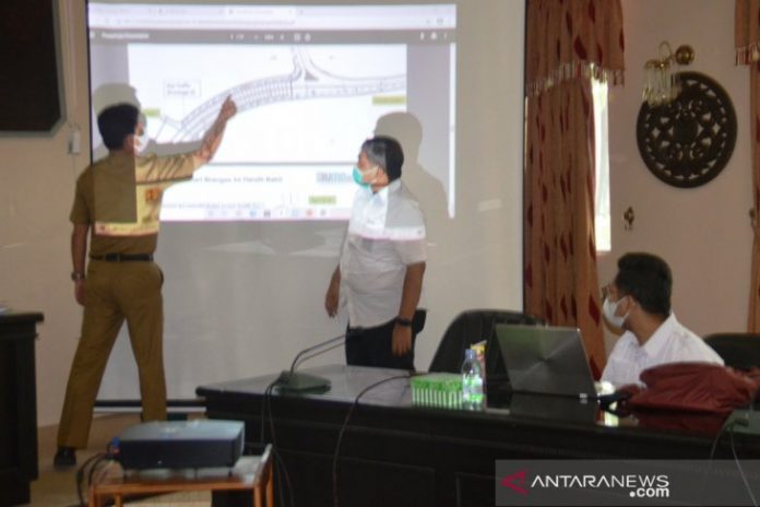 Pemkab Batola menggelar rapat membahas kerusakan jalan di Desa Gampa Asahi akibat banjir. (antara)