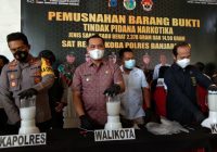 Untuk Pertama Kalinya Wali Kota Aditya Mufti Ariffin Ikut Blender Sabu di Mapolres