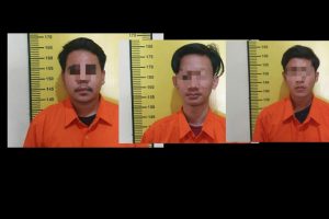 Tiga pemuda yang menjadi tersangka kepemilikan obat berbahaya tanpa izin edar. (antara)