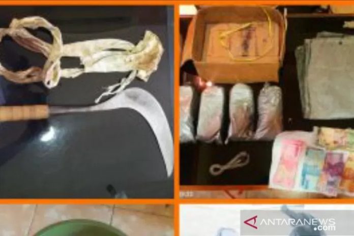 Barang bukti yang diamankan polisi saat menangkap MR yang kedapatan membawa bahan peledak atau bubuk mesiu sebanyak 6 kilogram. ANTARA/ HO - Polsek Semboro