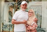 Suami Dipenjara Karena Korupsi, Istri Mark Sungkar Berjualan Kue untuk Menyambung Hidup