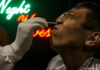 Timbulkan Protes, Pelancong ke China Harus Dites Usap Anal untuk Deteksi Covid-19