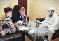 Menikahi Dokter WNI, Bule Argentina Jadi Muallaf dan Jualan Kebab di Pangkalanbun Kobar
