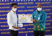 Pj Gubernur Kalsel Safrizal Serahkan 5 Ribu Pcs Rapid Test Antigen Kepada Pemkab Banjar