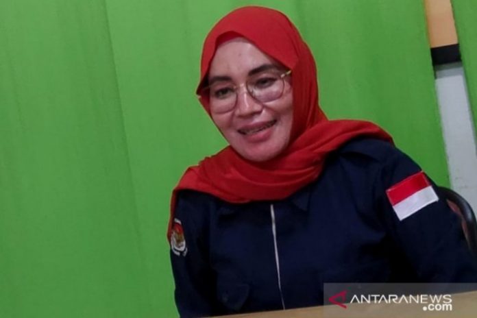 Henny Hendriyanti, Ketua KPU Tapin. (antara)